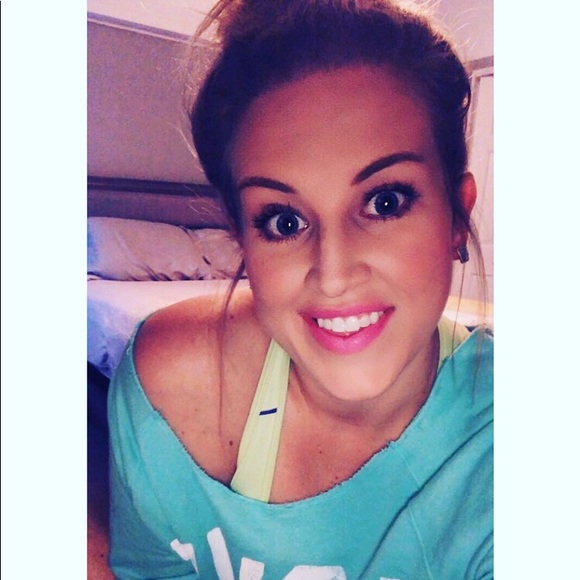 Check out my closet❤️ - Picture 1 of 1